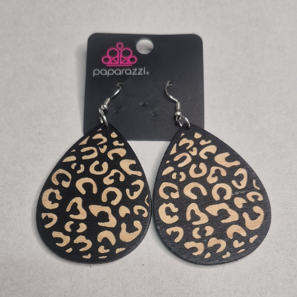 Black and Tan Leopard Teardrop Dangle Earrings